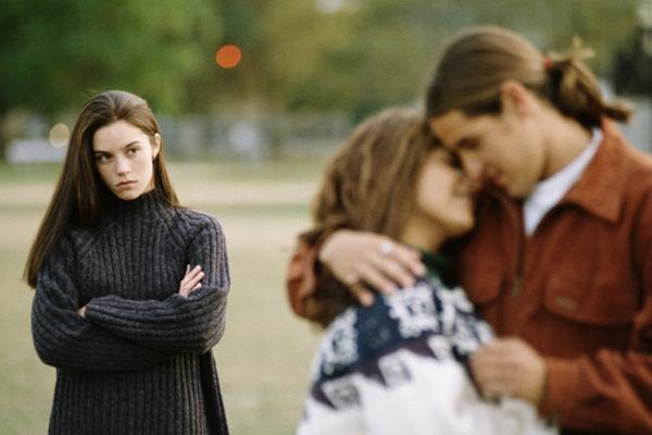 Bắt gặp người yêu ngoại tình nhiều lần trong cơn mê